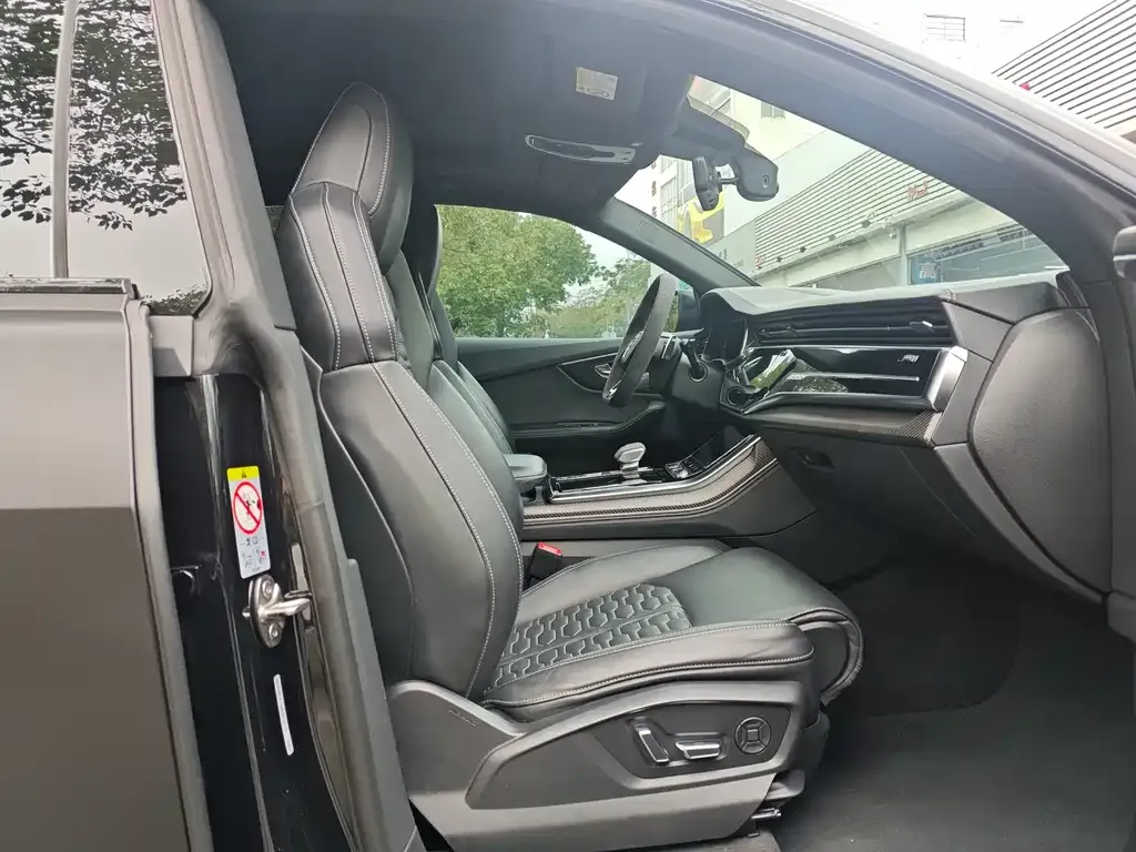 Audi RS Q8 2021 из CN, фото 6