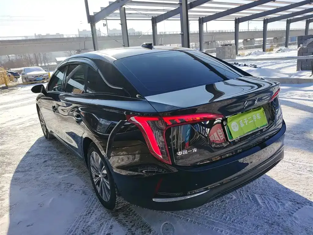 Hongqi E-QM5 2024 из CN, фото 4