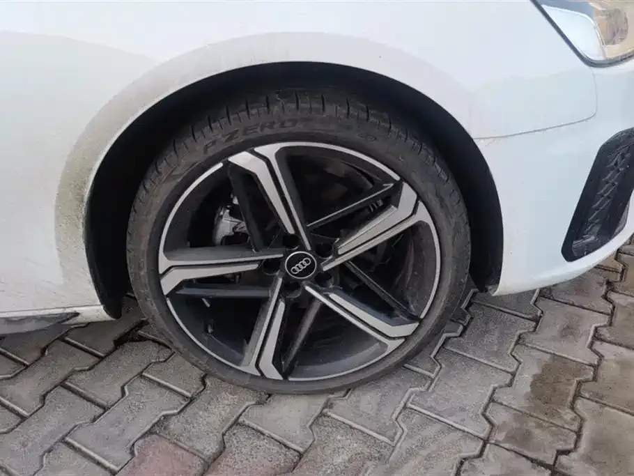 Audi A4L 2024 из CN, фото 10