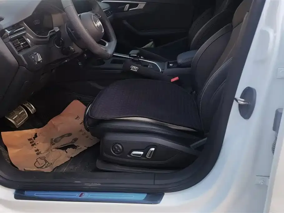 Audi A4L 2024 из CN, фото 3