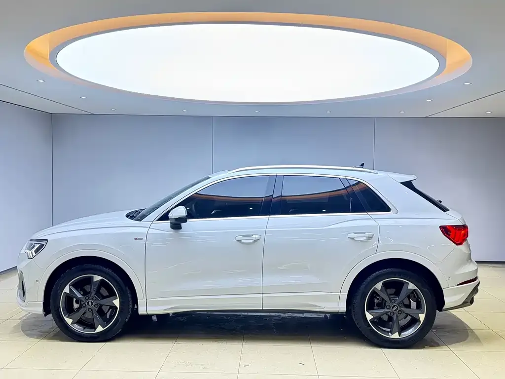 Audi Q3 2021 из CN, фото 9