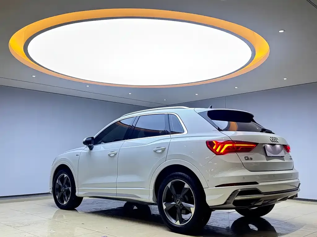 Audi Q3 2021 из CN, фото 10