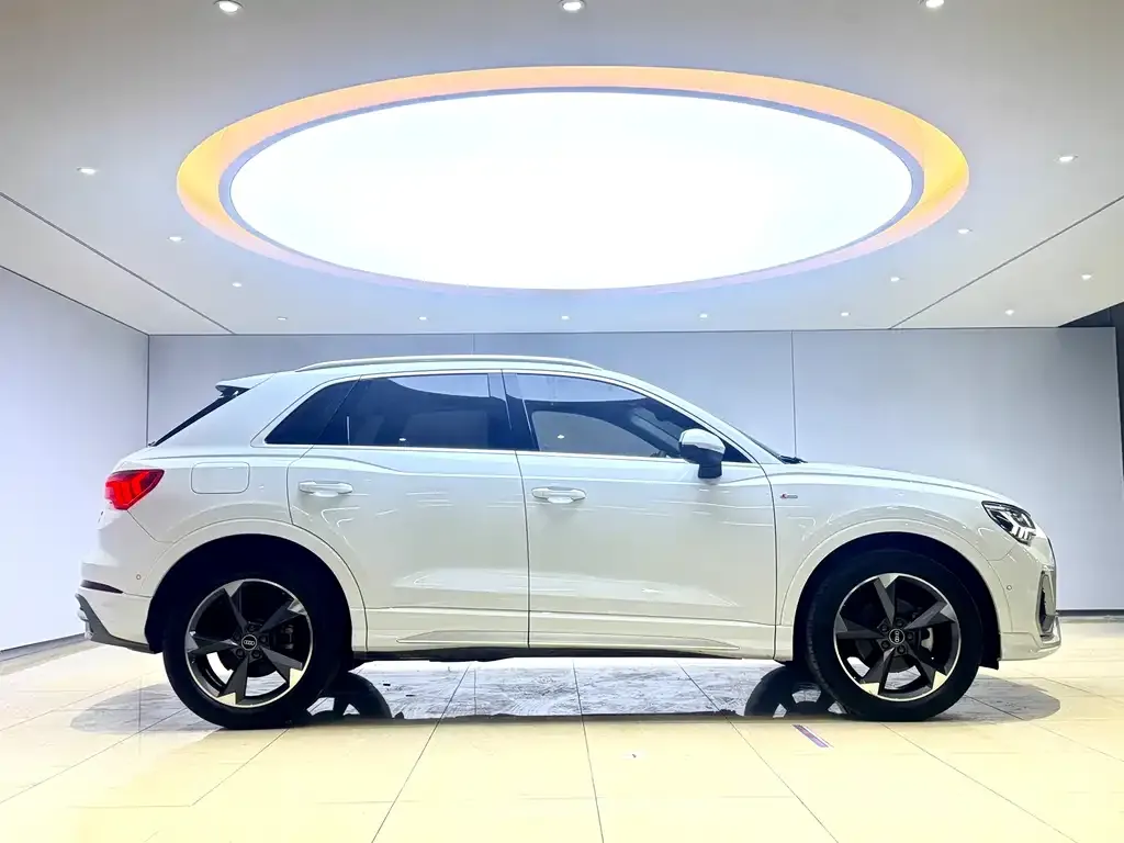 Audi Q3 2021 из CN, фото 4