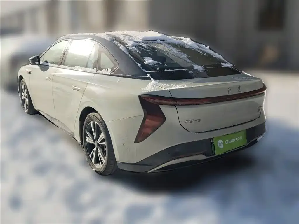 Hongqi EH7 2024 из CN, фото 2