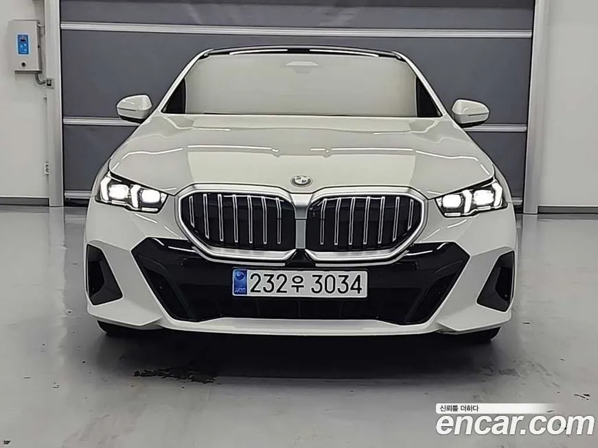 BMW 5-Series 2024 из KR, фото 2