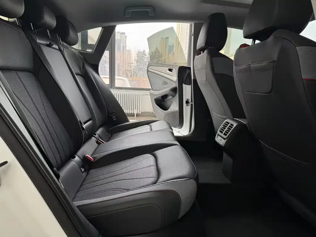 Volkswagen Lamando 2024 из CN, фото 8