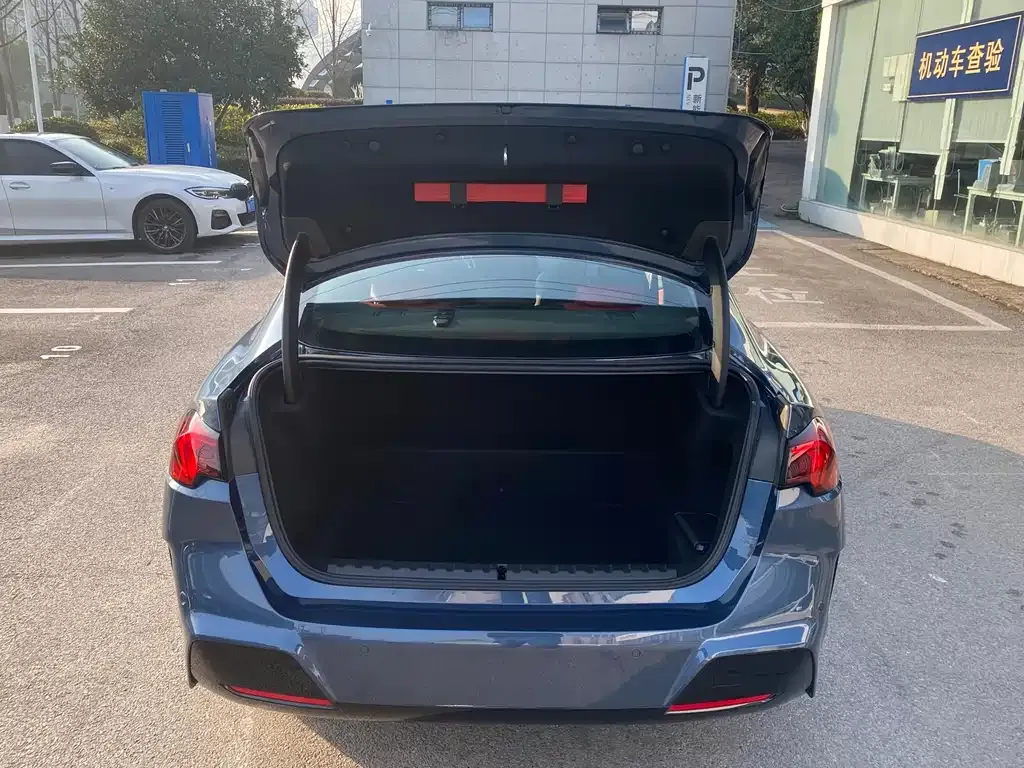 BMW 2 Series 2025 из CN, фото 3