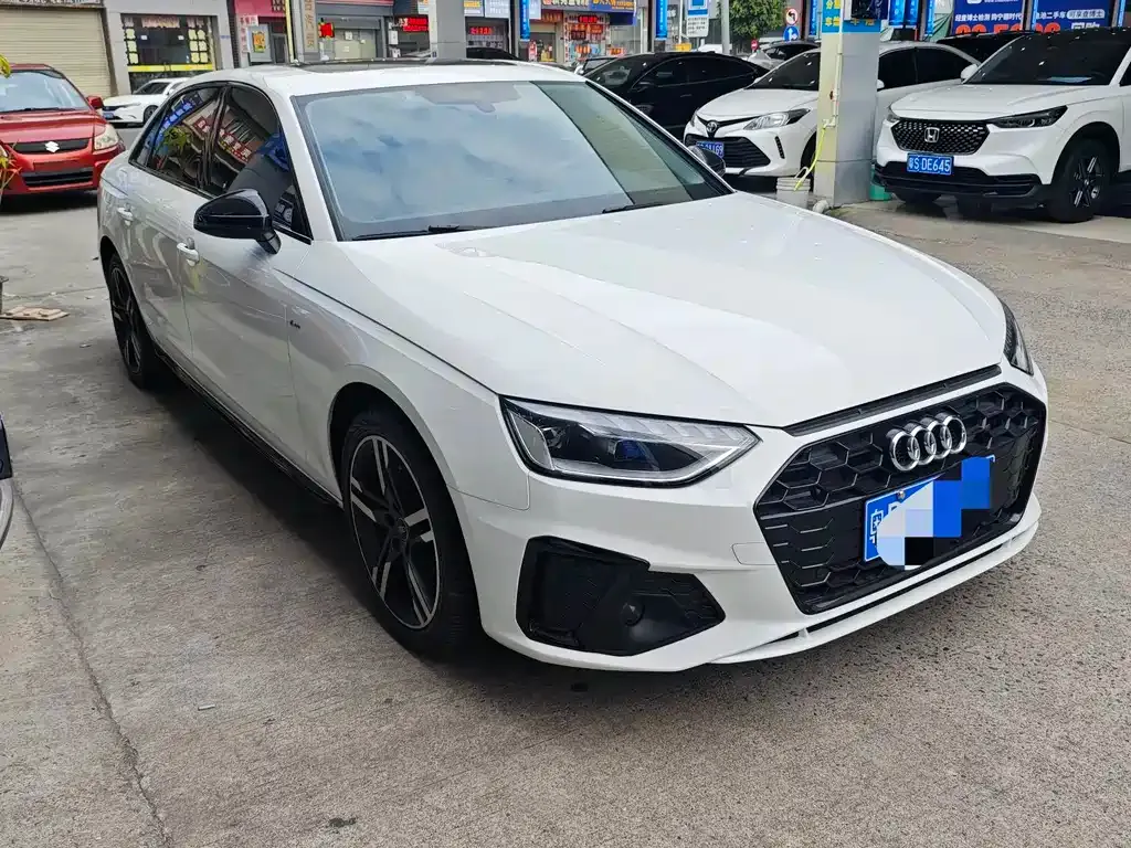 Audi A4L 2023 из CN, фото 4