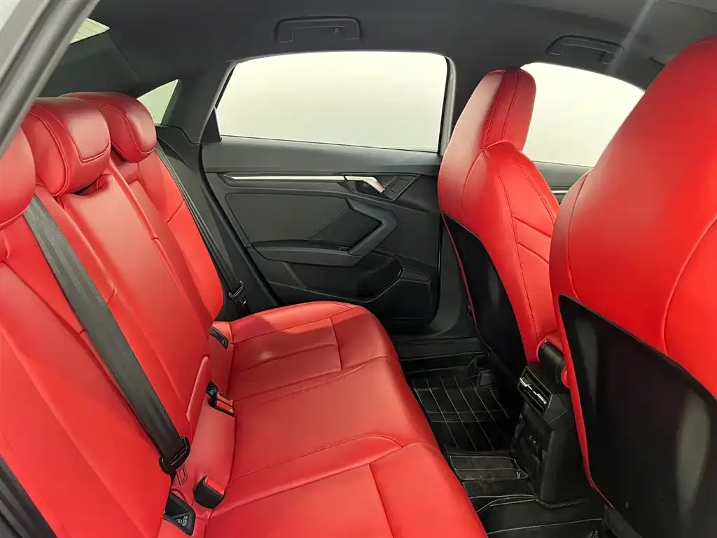 Audi A3 2023 из CN, фото 3
