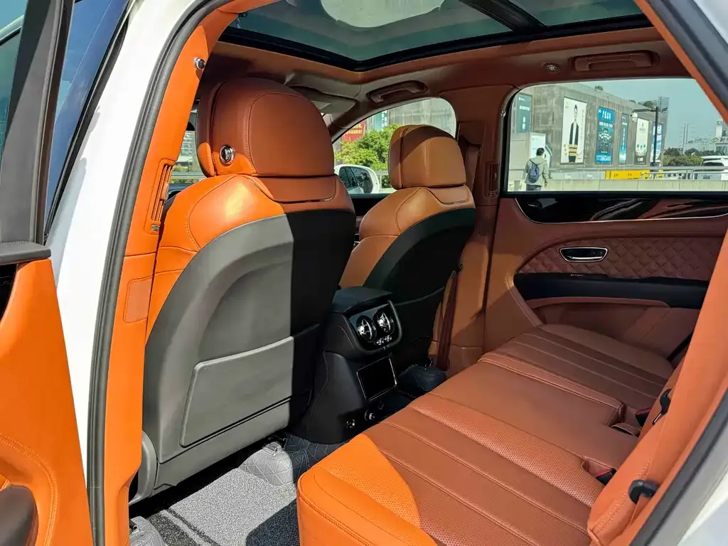 Bentley Bentayga 2021 из CN, фото 3