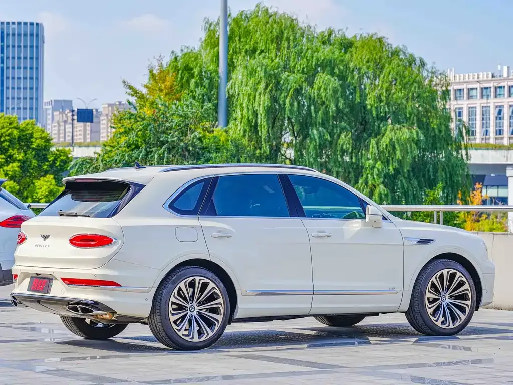 Bentley Bentayga 2021 из CN, фото 8