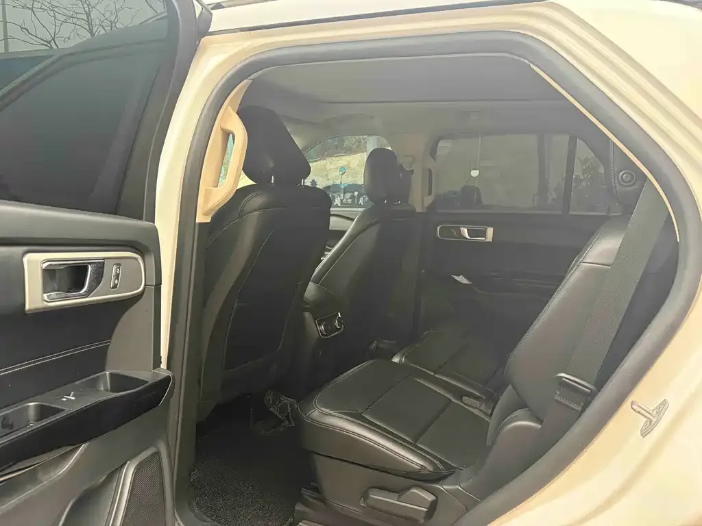 Ford Explorer 2021 из CN, фото 2