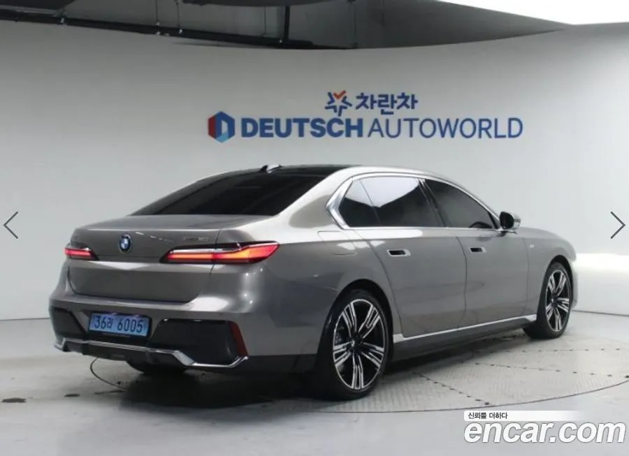 BMW i7 — фото 7