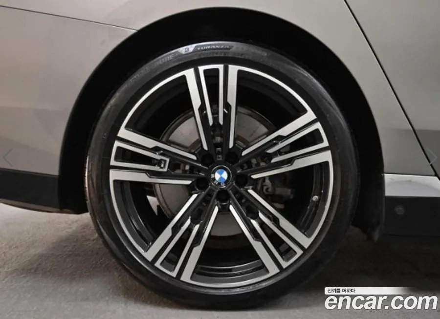 BMW i7 — фото 10