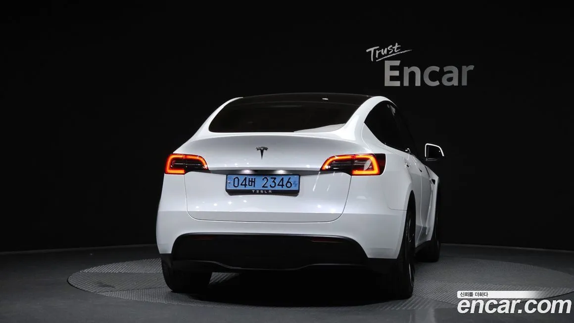 Tesla Model Y — фото 5