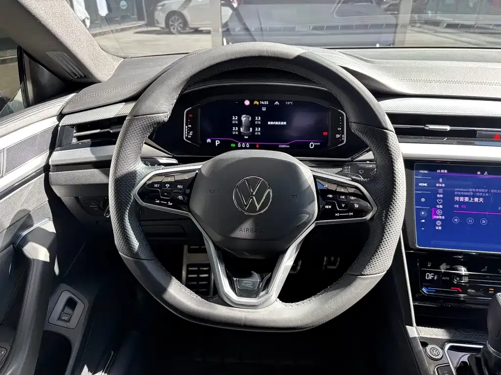 Volkswagen CC — фото 10