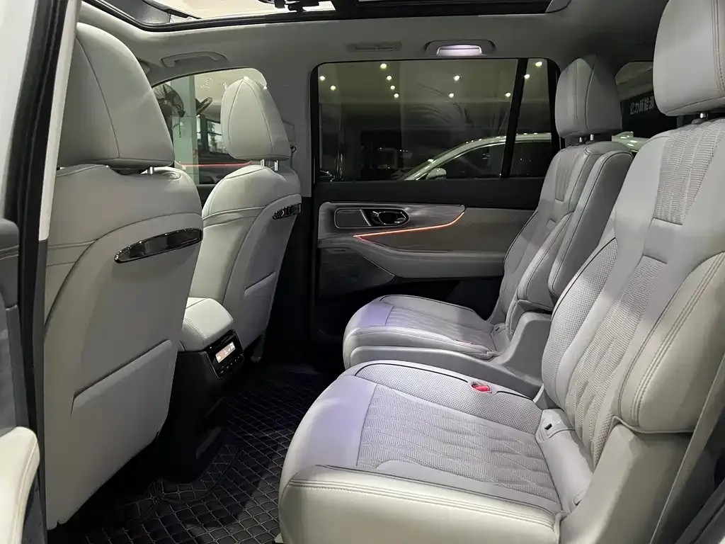 GAC Motor Trumpchi GS8 — фото 10