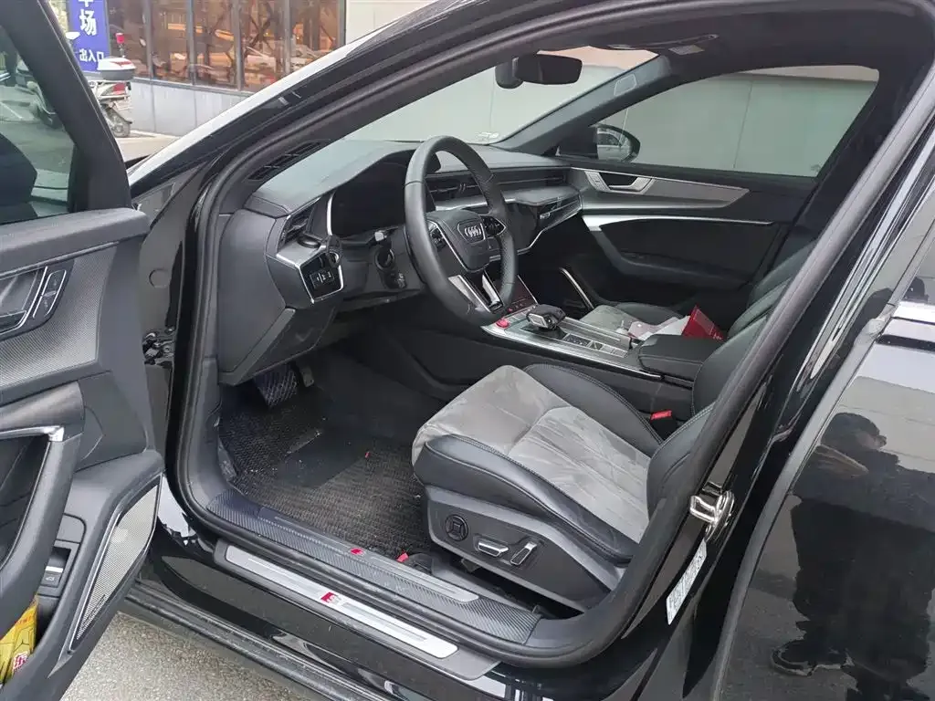 Audi A6L 2023 из CN, фото 9