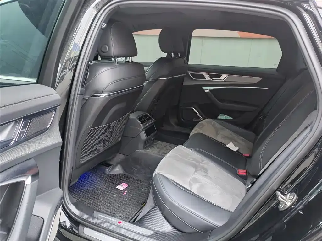 Audi A6L 2023 из CN, фото 6