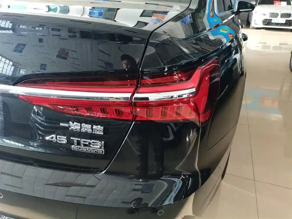 Audi A6L 2024 из CN, фото 5