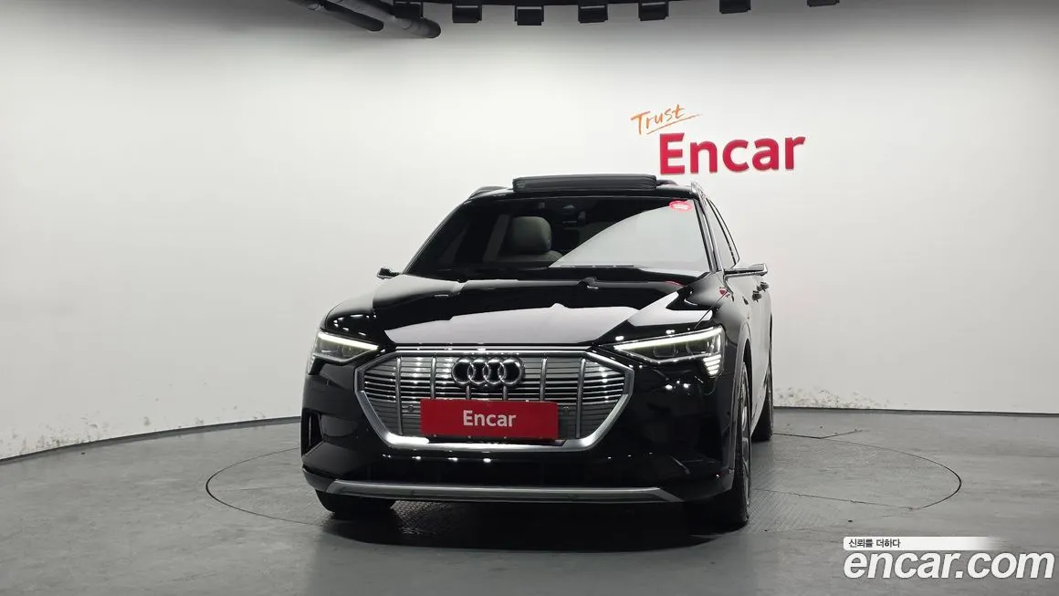 Audi e-tron 2023 из KR, фото 2