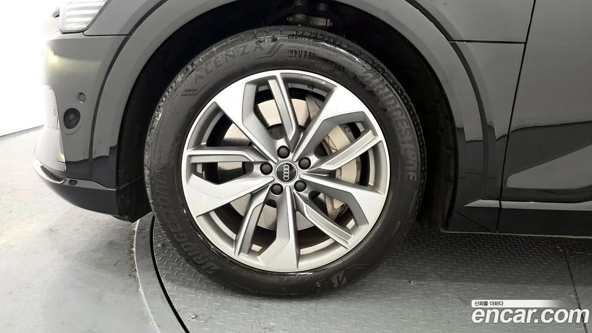 Audi e-tron 2023 из KR, фото 6