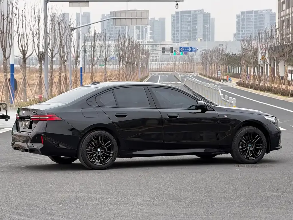 BMW 5 Series (Import) 2024 из CN, фото 8