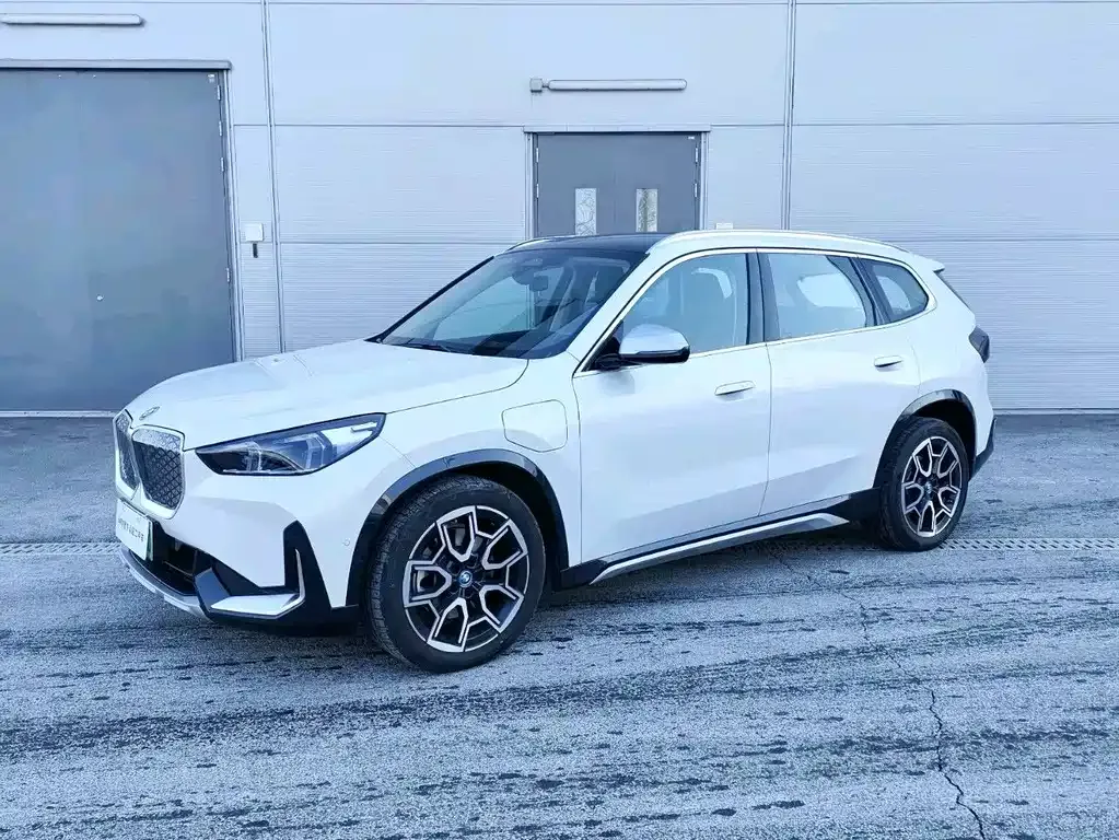 BMW iX1 2025 из CN, фото 8