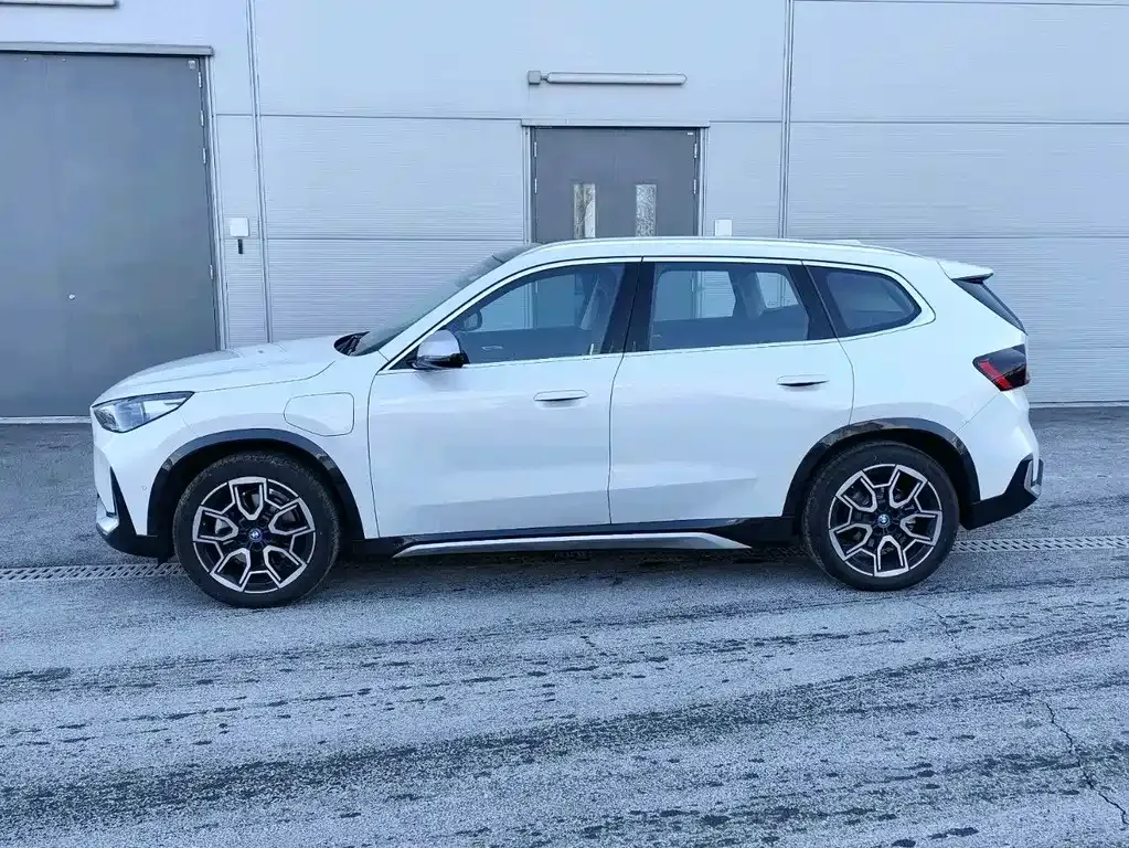 BMW iX1 2025 из CN, фото 10