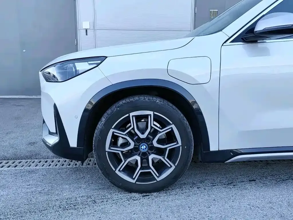 BMW iX1 2025 из CN, фото 9