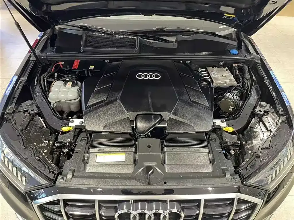Audi Q7 2021 из CN, фото 9