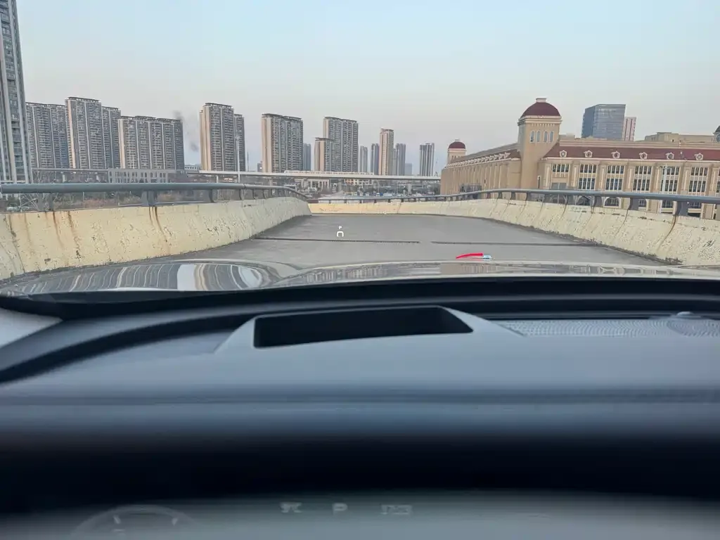 Hongqi HS5 2023 из CN, фото 3