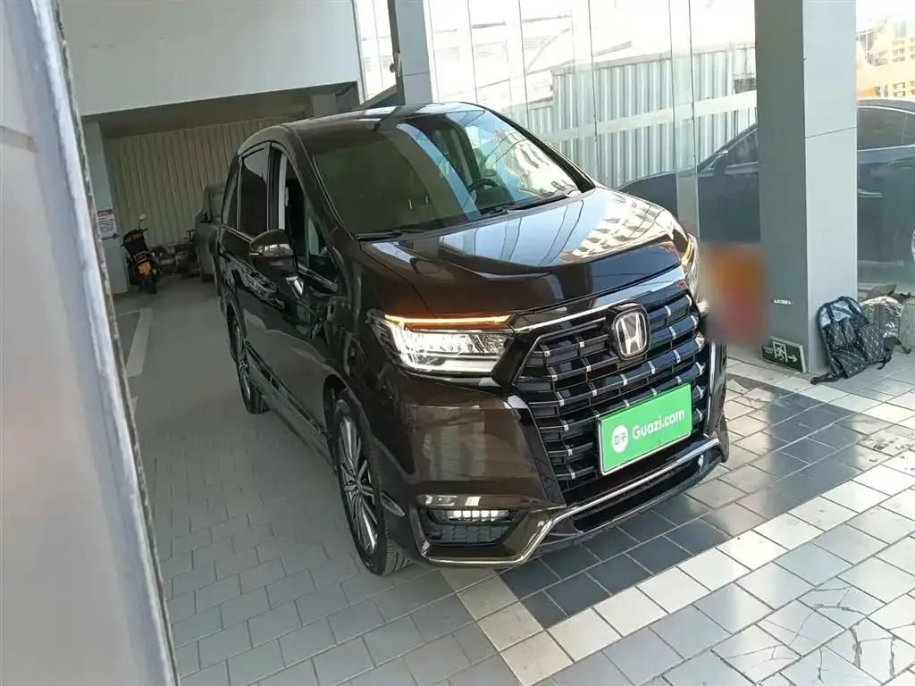 Honda Elysion 2023 из CN, фото 4