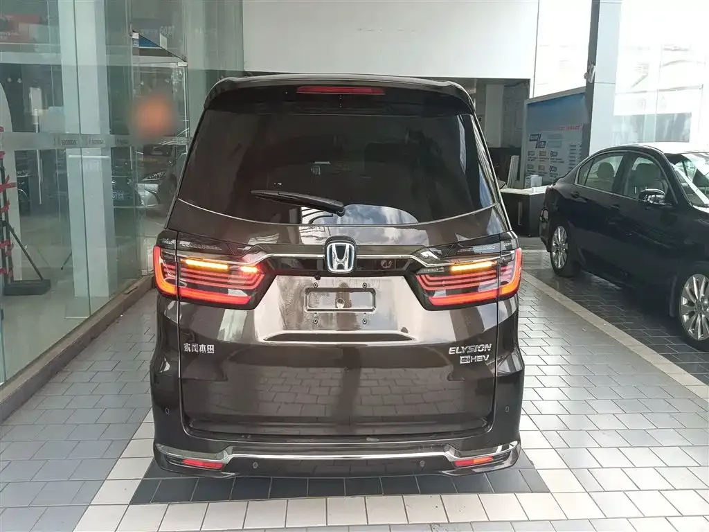 Honda Elysion 2023 из CN, фото 6