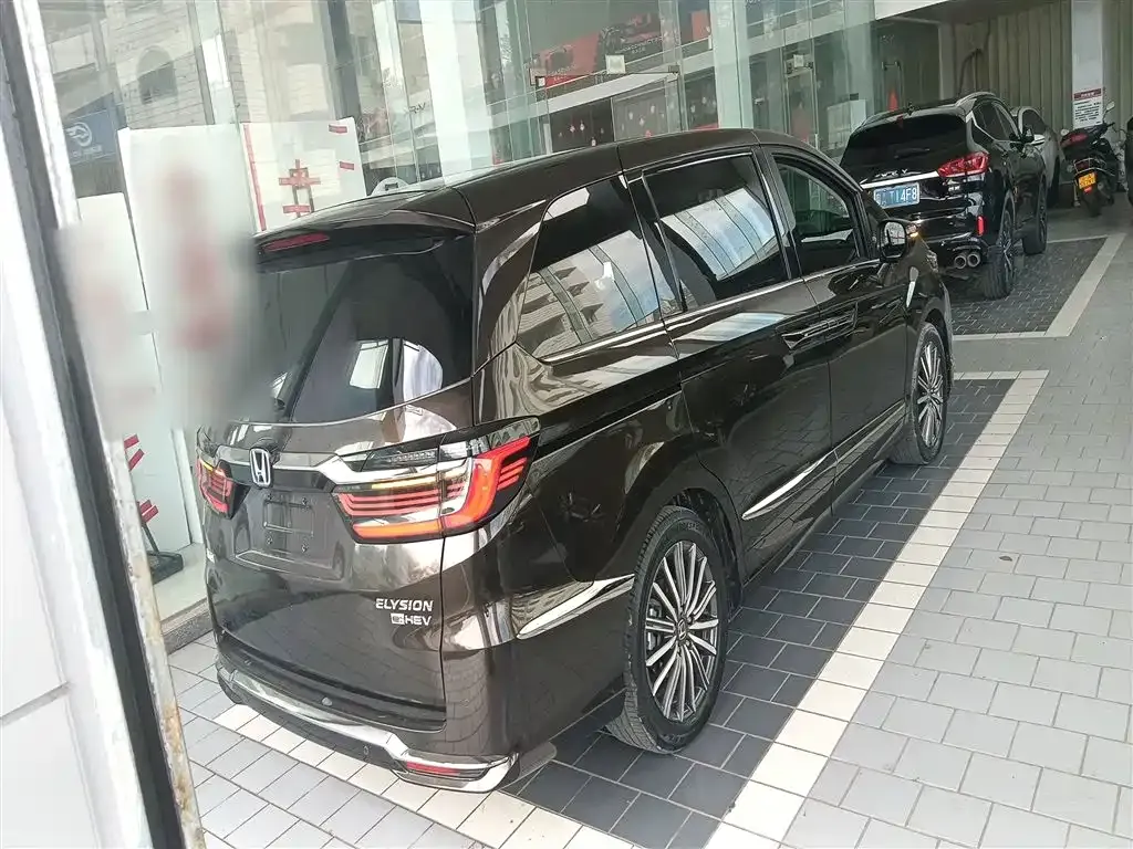 Honda Elysion 2023 из CN, фото 2