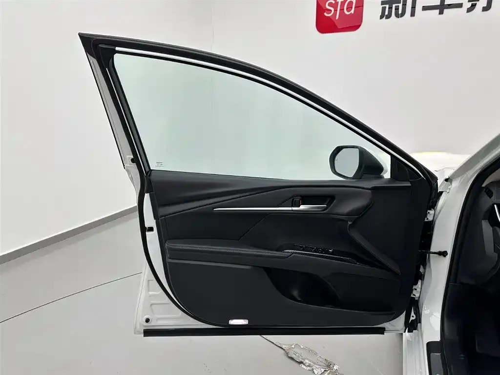 Toyota Camry 2025 из CN, фото 5