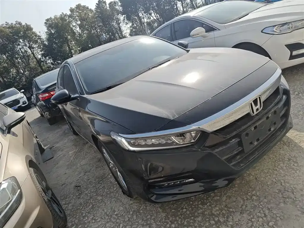 Honda Accord — фото 7