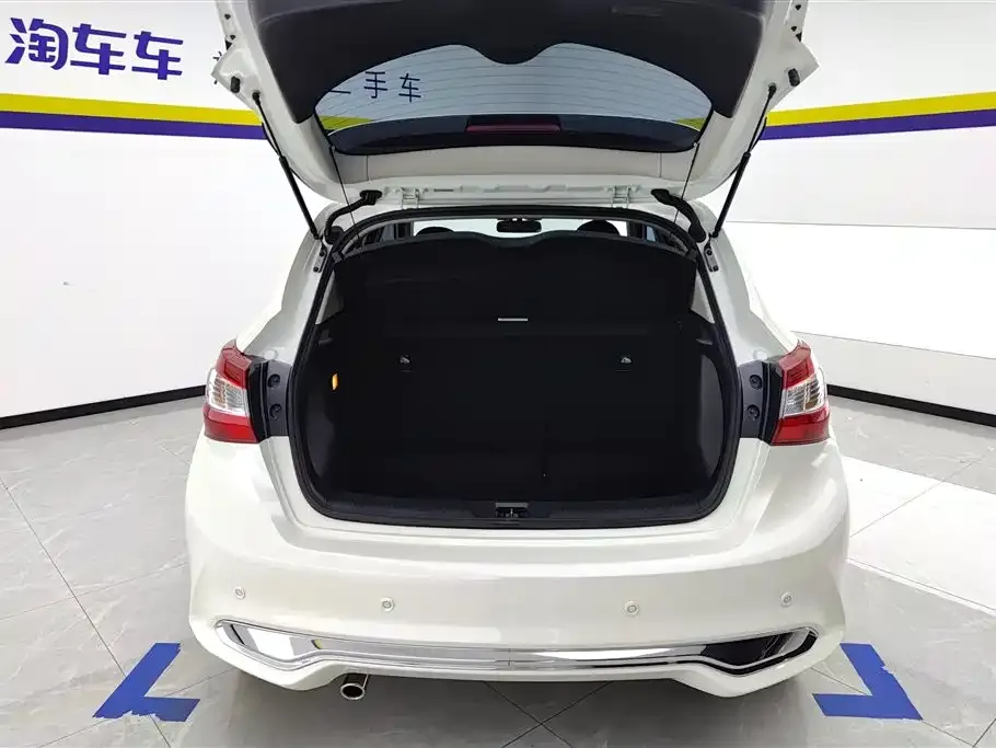Nissan Tiida 2024 из CN, фото 10