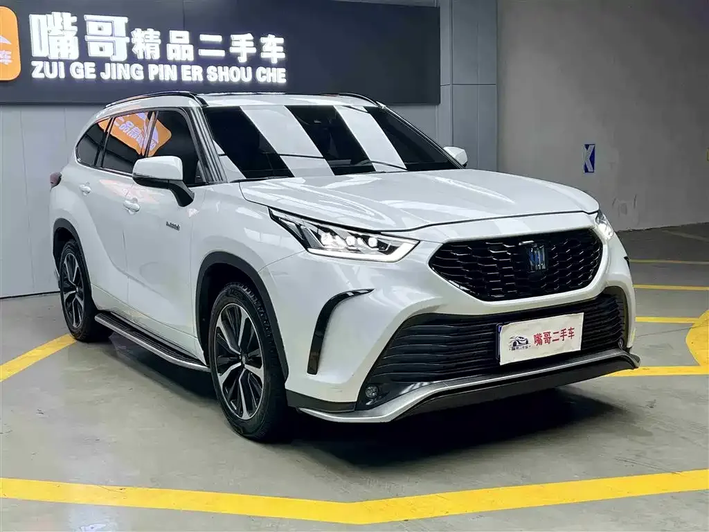 Toyota Crown Kluger 2023 из CN, фото 7