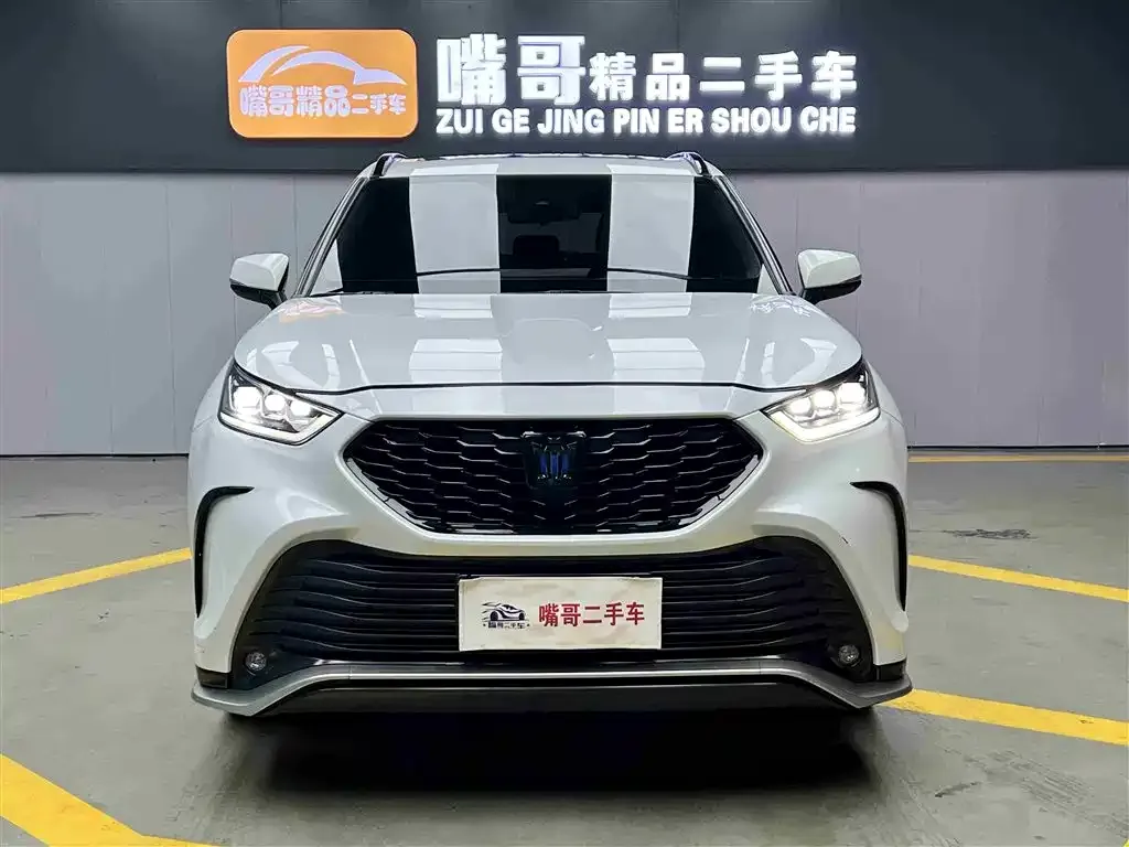 Toyota Crown Kluger 2023 из CN, фото 8