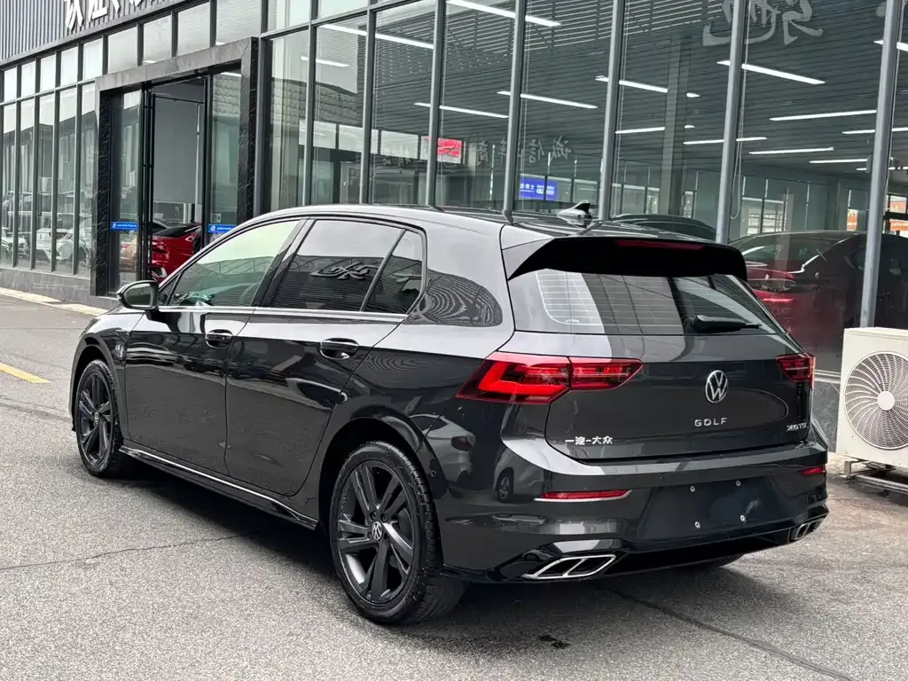 Volkswagen Golf 2023 из CN, фото 8