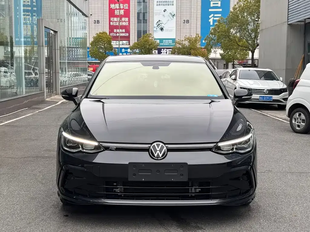 Volkswagen Golf 2023 из CN, фото 6