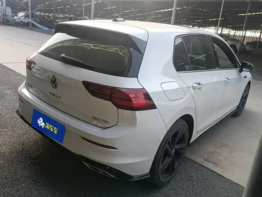 Volkswagen Golf 2023 из CN, фото 10