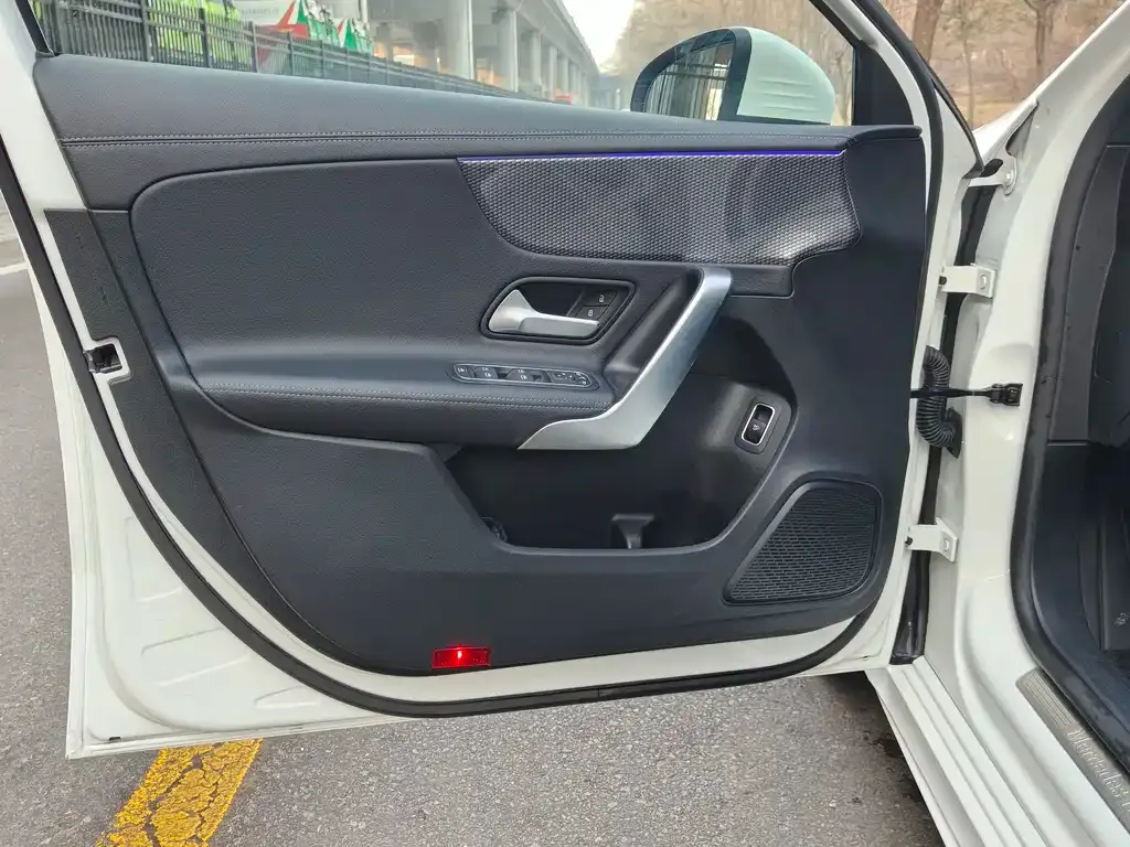 Mercedes-Benz A-Class — фото 7