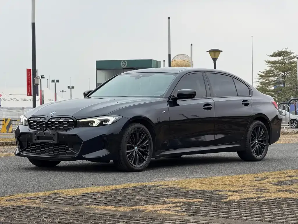 BMW 3 Series 2023 из CN, фото 1