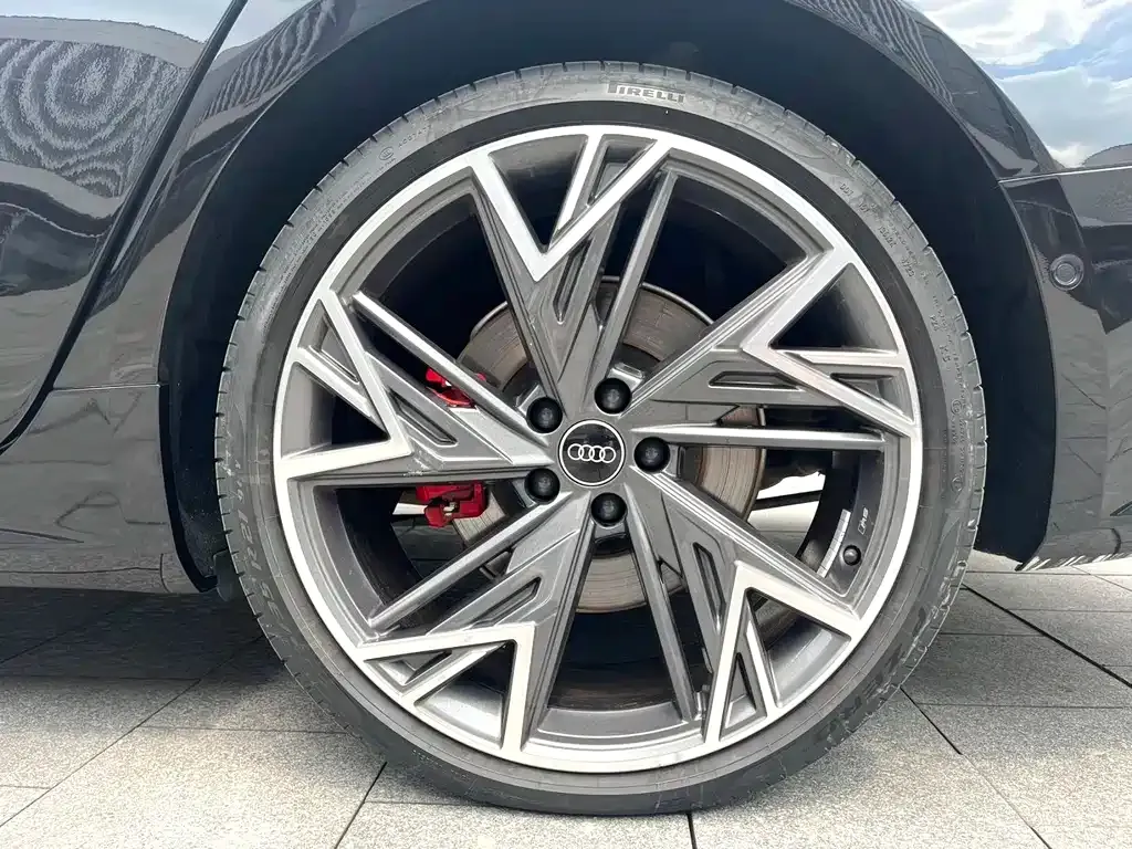 Audi A7L 2024 из CN, фото 9