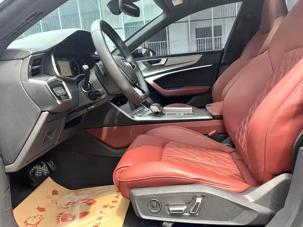 Audi A7L 2024 из CN, фото 7