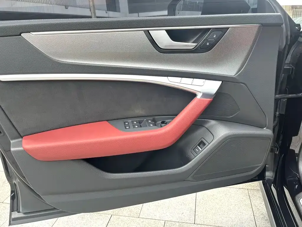 Audi A7L 2024 из CN, фото 4