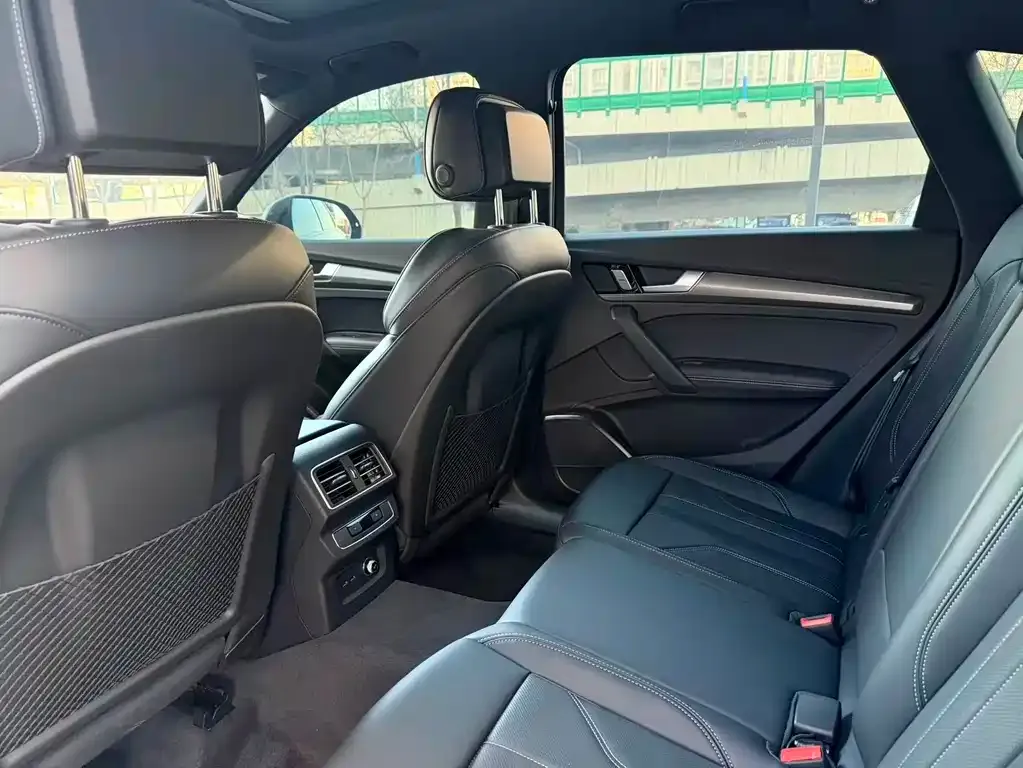 Audi Q5L 2024 из CN, фото 2