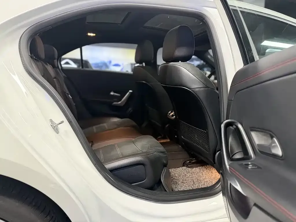 Mercedes-Benz A-Class 2023 из CN, фото 9
